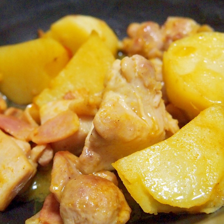 手羽元とじゃがいもとエリンギのカレー蒸し煮